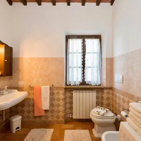 Holiday home Locazione Turistica Casa Graziani-1